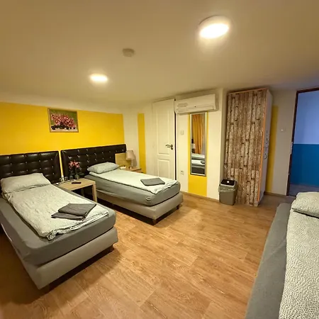 Deniz Πανσιόν 3*