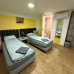 Deniz Budapest