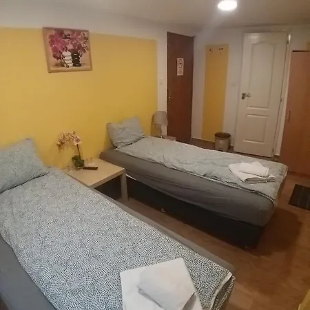 Deniz Gæstehus 3*