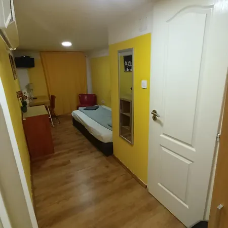 Deniz 3* Budapest