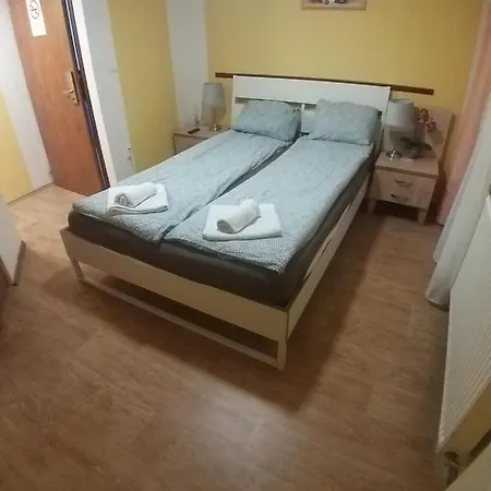 Deniz Гостевой дом Будапешт