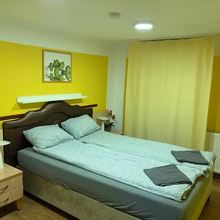 Deniz Budapest