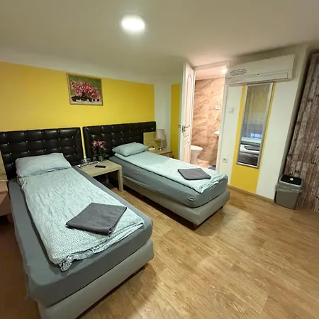 Deniz Budapest